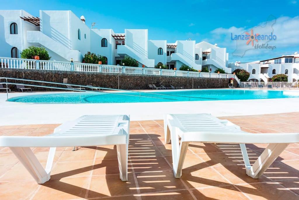 Vivienda Vacacional El Rinconcito Costa Teguise Bagian luar foto