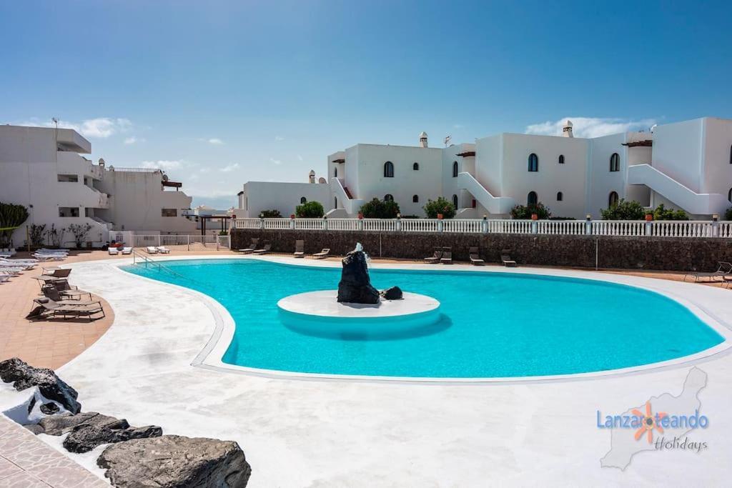 Vivienda Vacacional El Rinconcito Costa Teguise Bagian luar foto