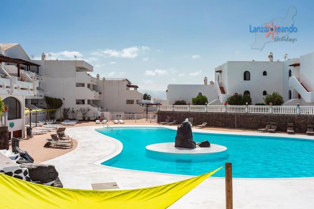 Vivienda Vacacional El Rinconcito Costa Teguise Bagian luar foto