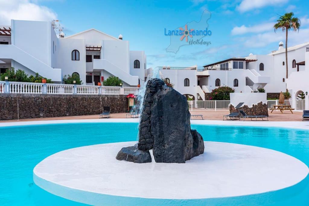 Vivienda Vacacional El Rinconcito Costa Teguise Bagian luar foto