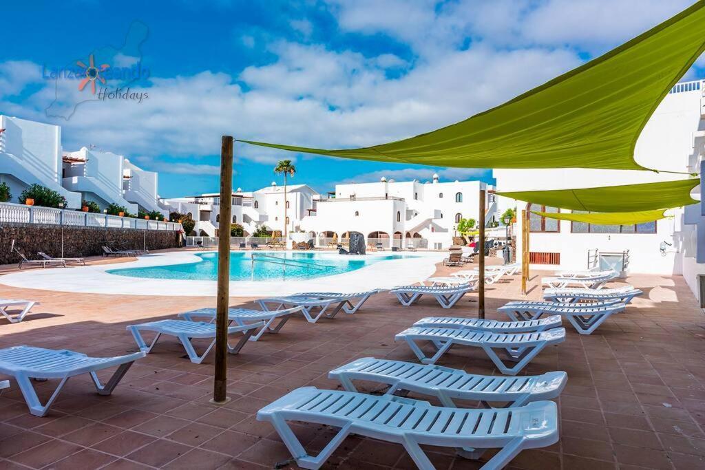 Vivienda Vacacional El Rinconcito Costa Teguise Bagian luar foto