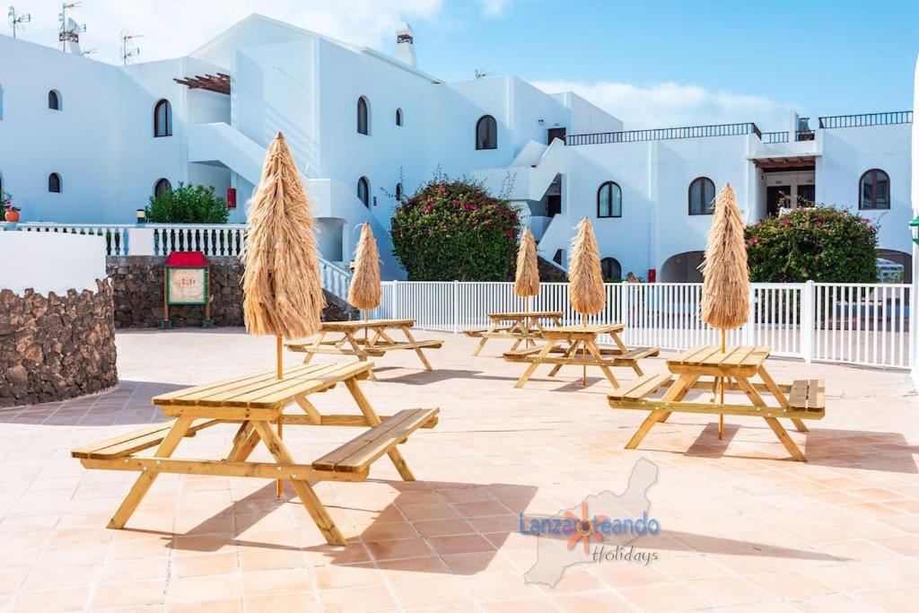 Vivienda Vacacional El Rinconcito Costa Teguise Bagian luar foto